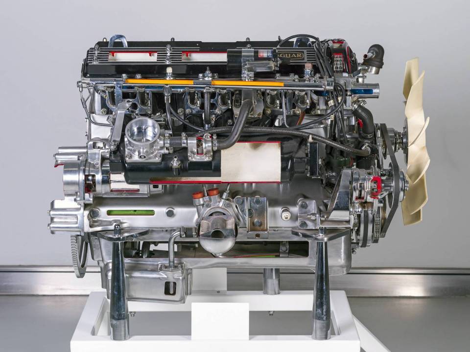 Jaguar XK 6 Engine