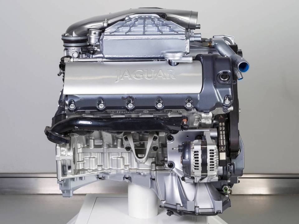 Jaguar AJ-V8 Engine